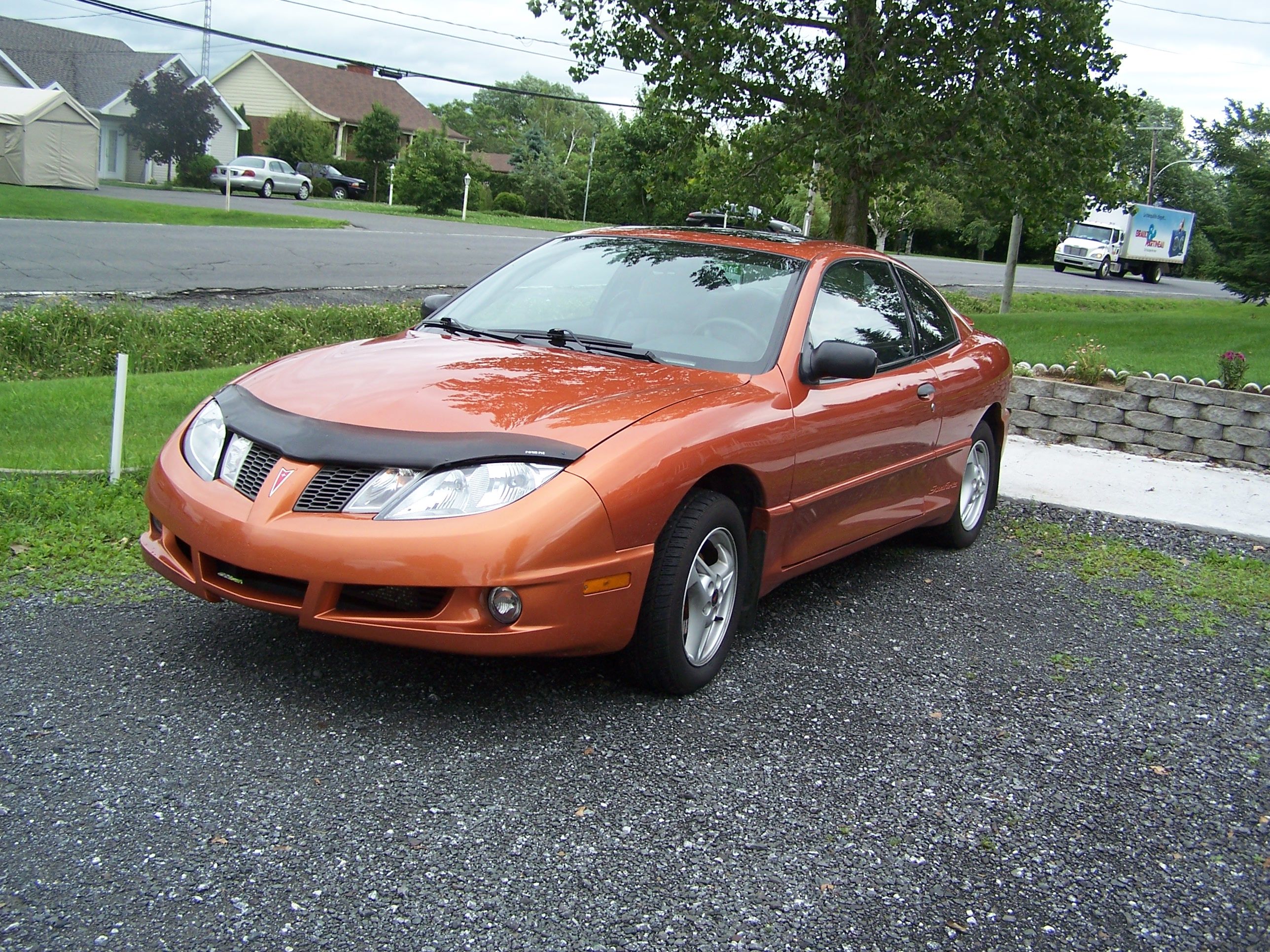 Orange Pontiac Sunfire 2005