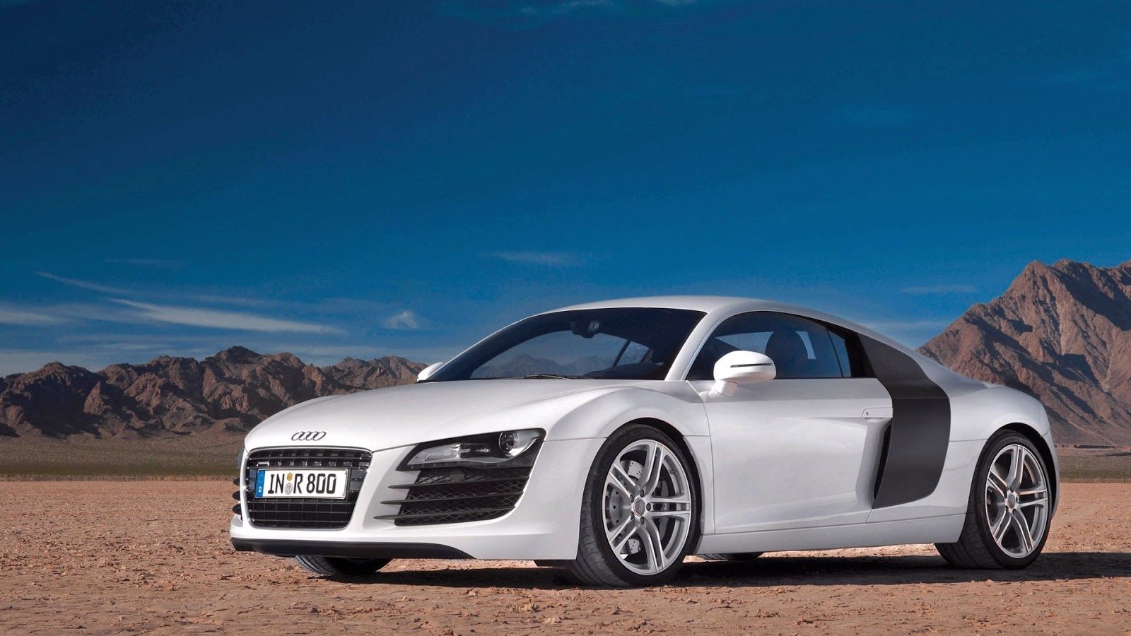 Audi-R8-Front-Side-View