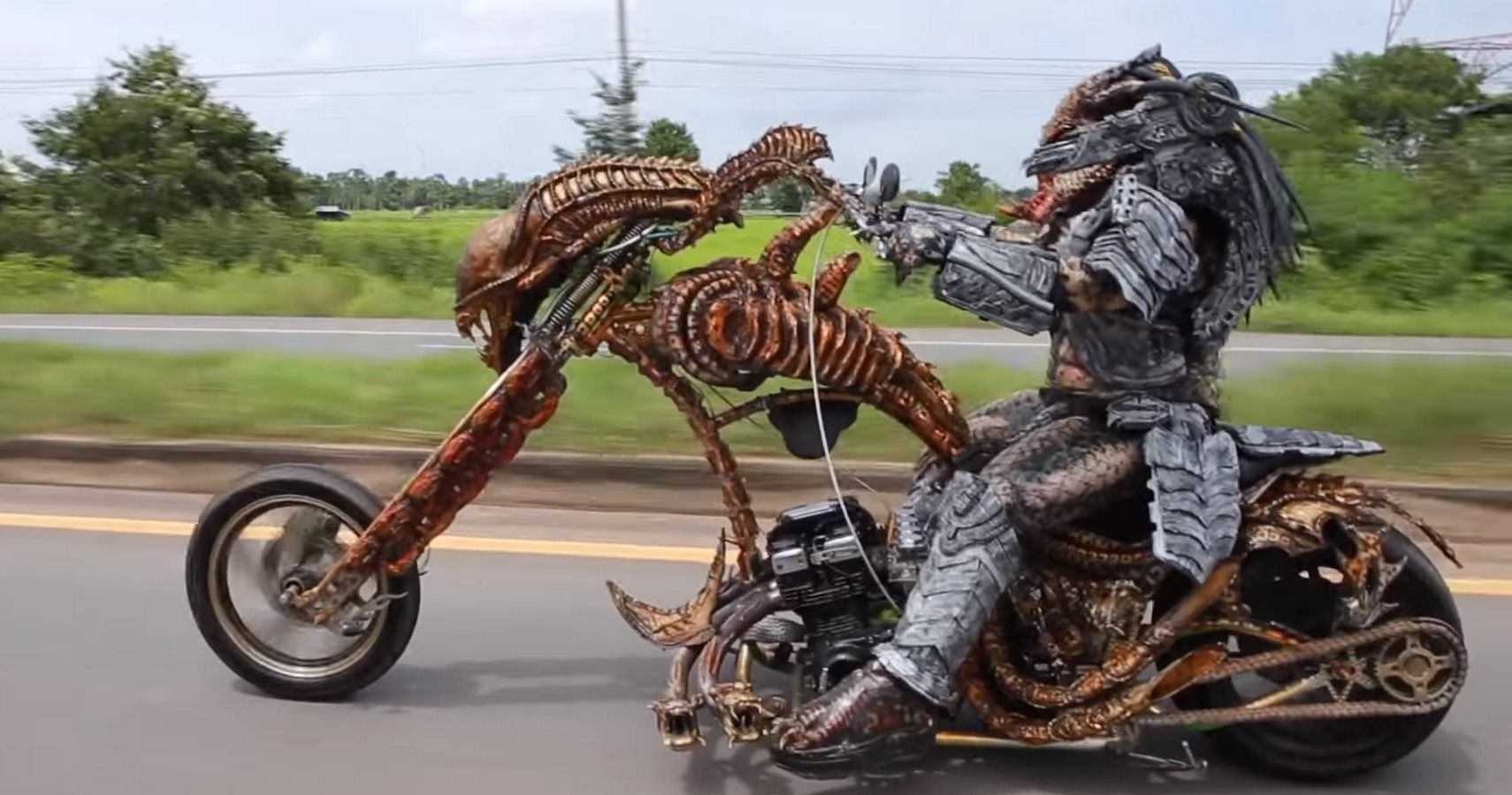 Check Out This 'Alien' Themed Motorcycle Driven By Predator