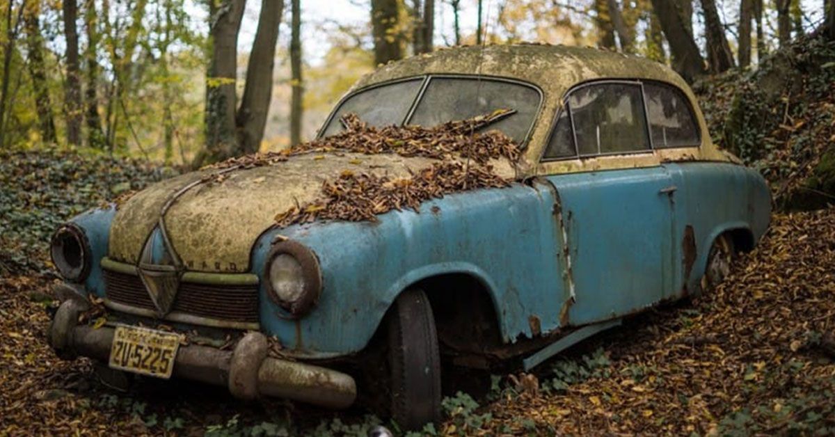20 Pictures Of Abandoned Cars That Are Beautiful In Their Own Way