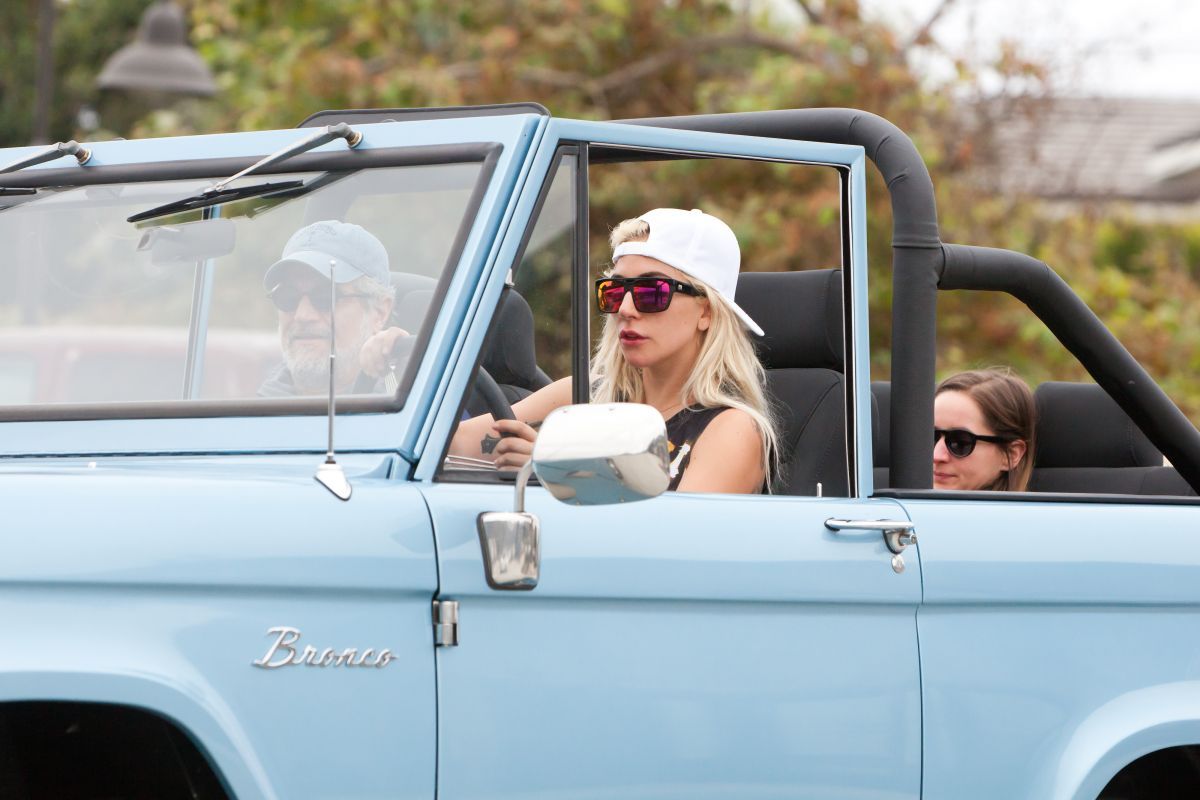 Lady Gaga in Ford Bronco 1967