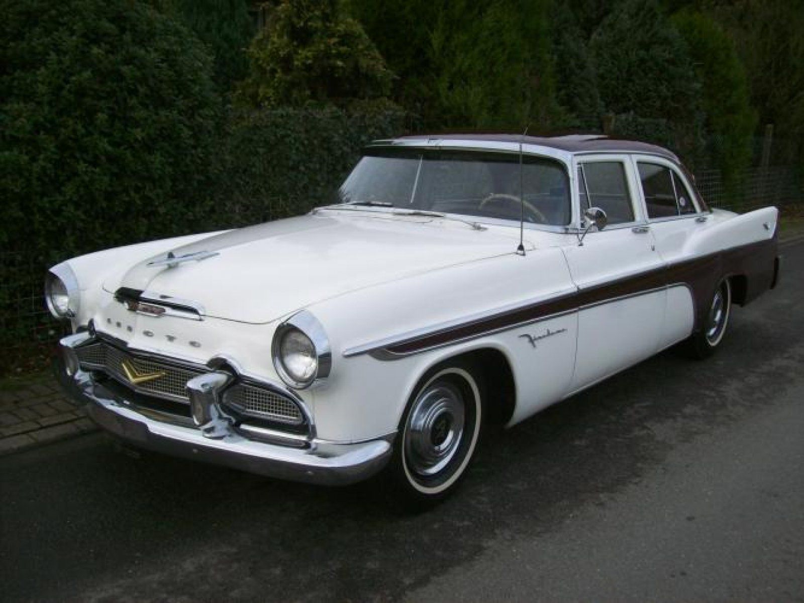 1956 DeSoto Sedan (American Horror Story)