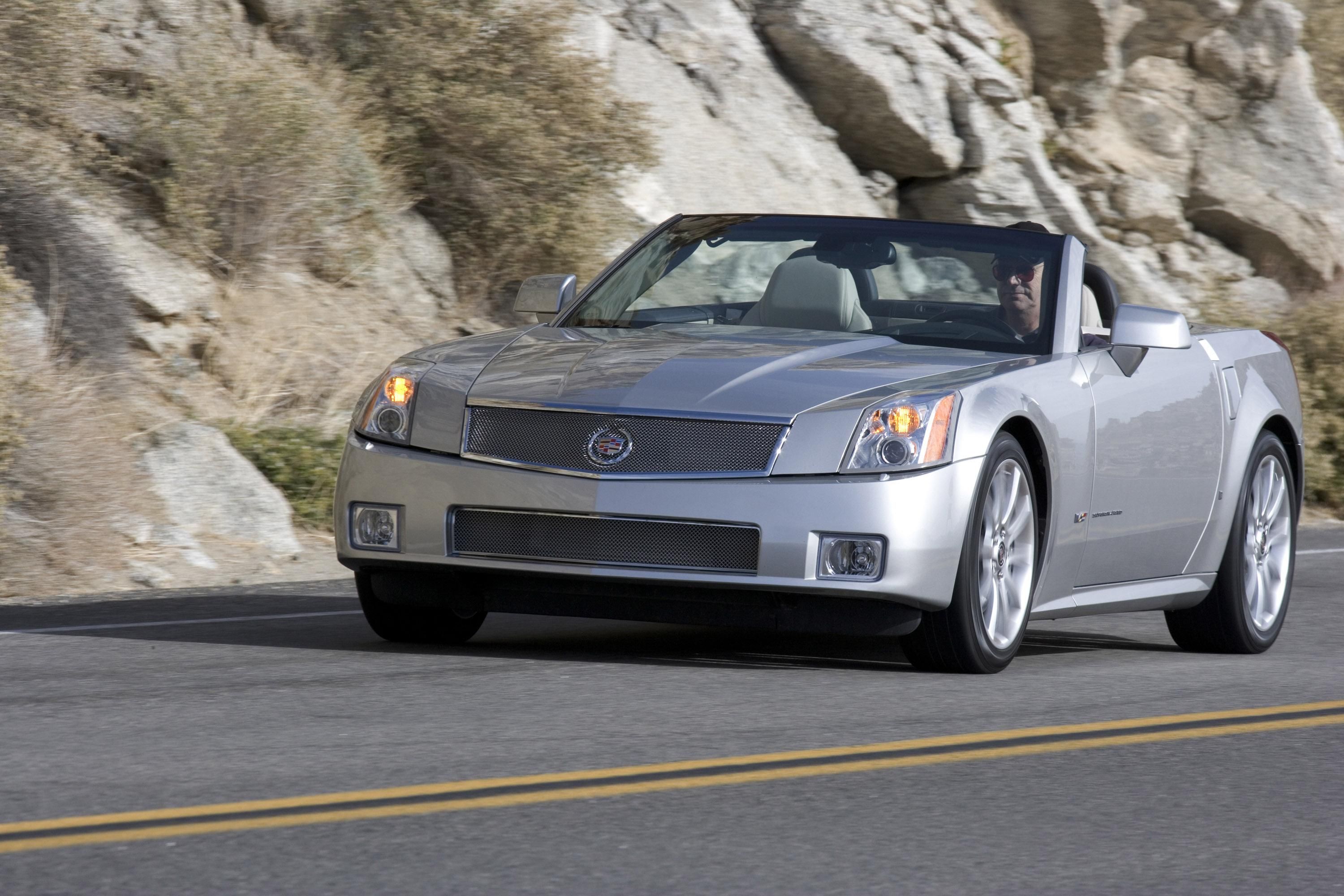 2007 Cadillac XLR-V silver front 3/4 view
