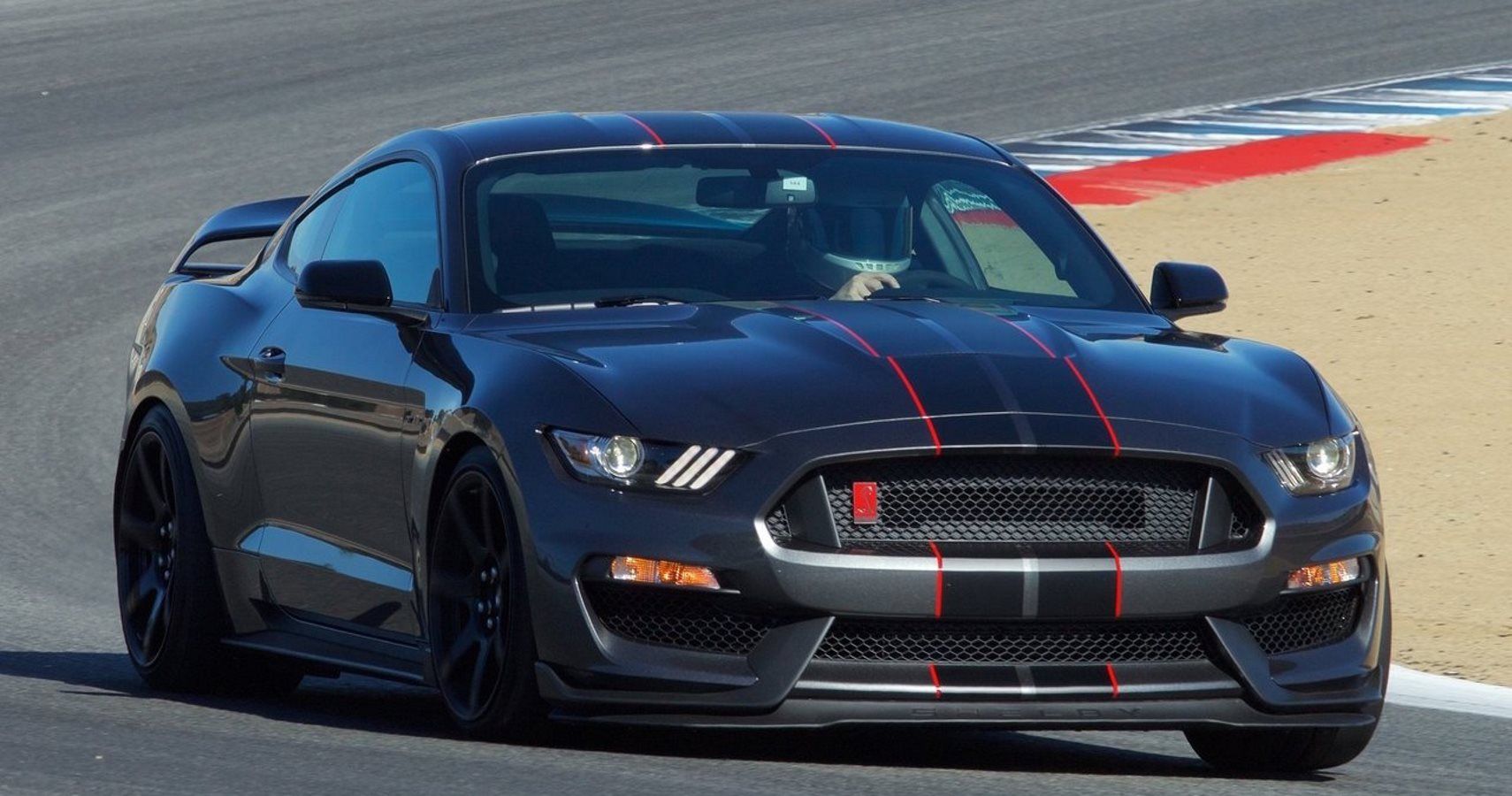 Ford Tests New Mustang Shelby GT500 With Interesting Rear Wing
