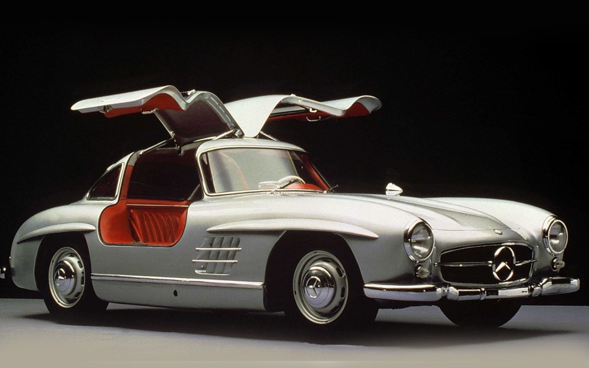 A picture of a Mercedes-Benz 300SL Gullwing (W198).