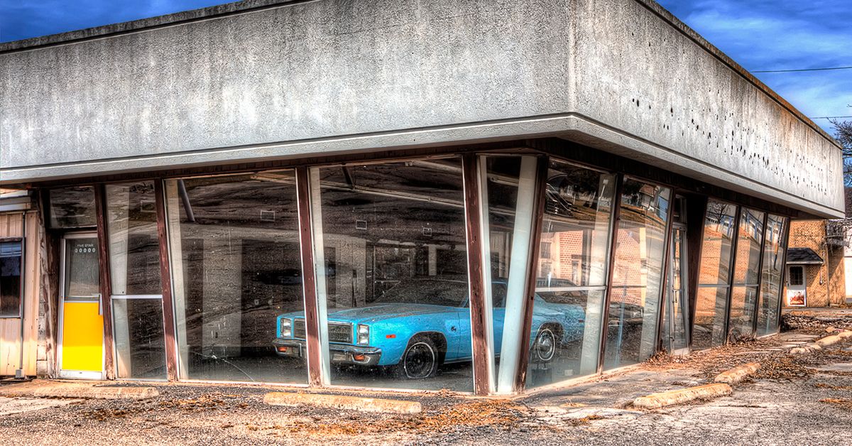 abandoned car market