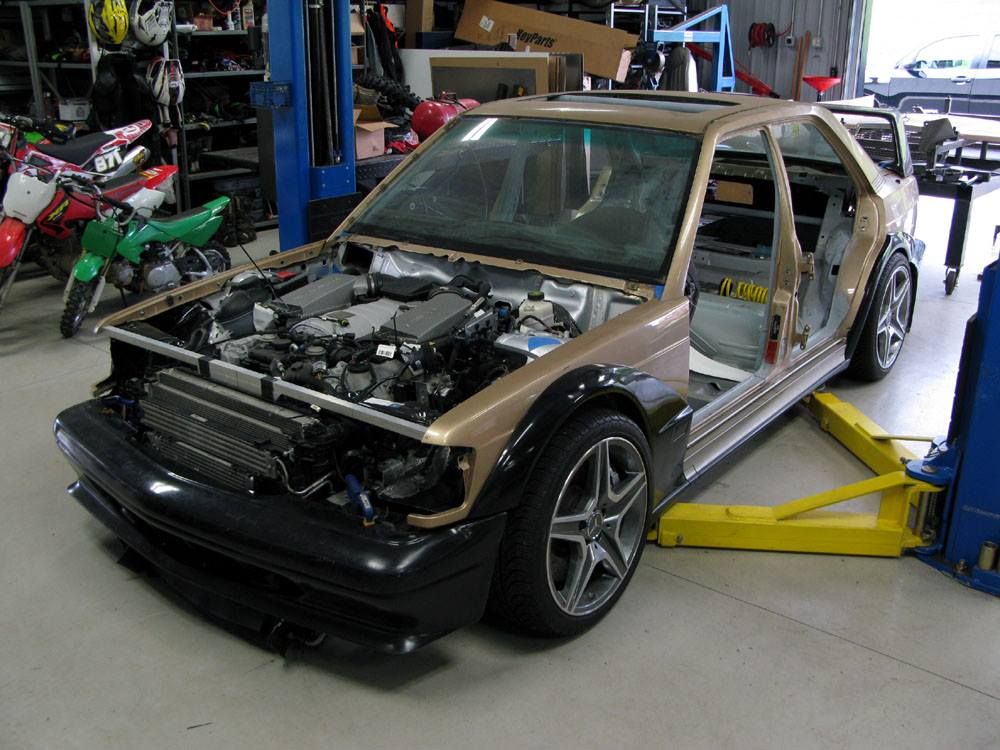 Tuning Company Puts a 2010 Mercedes-AMG C63 Chassis Inside A Mid-80s 190E Body