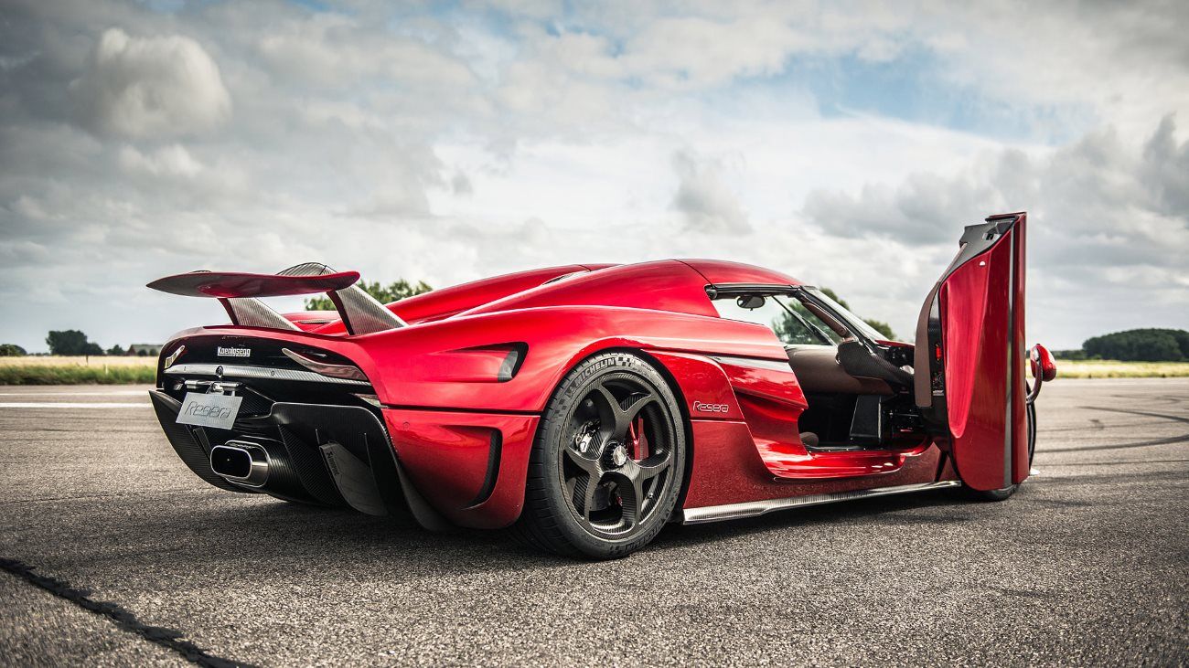 Koenigsegg Boss Wants To Compete With Tesla Roadster With A Gas Powered Car