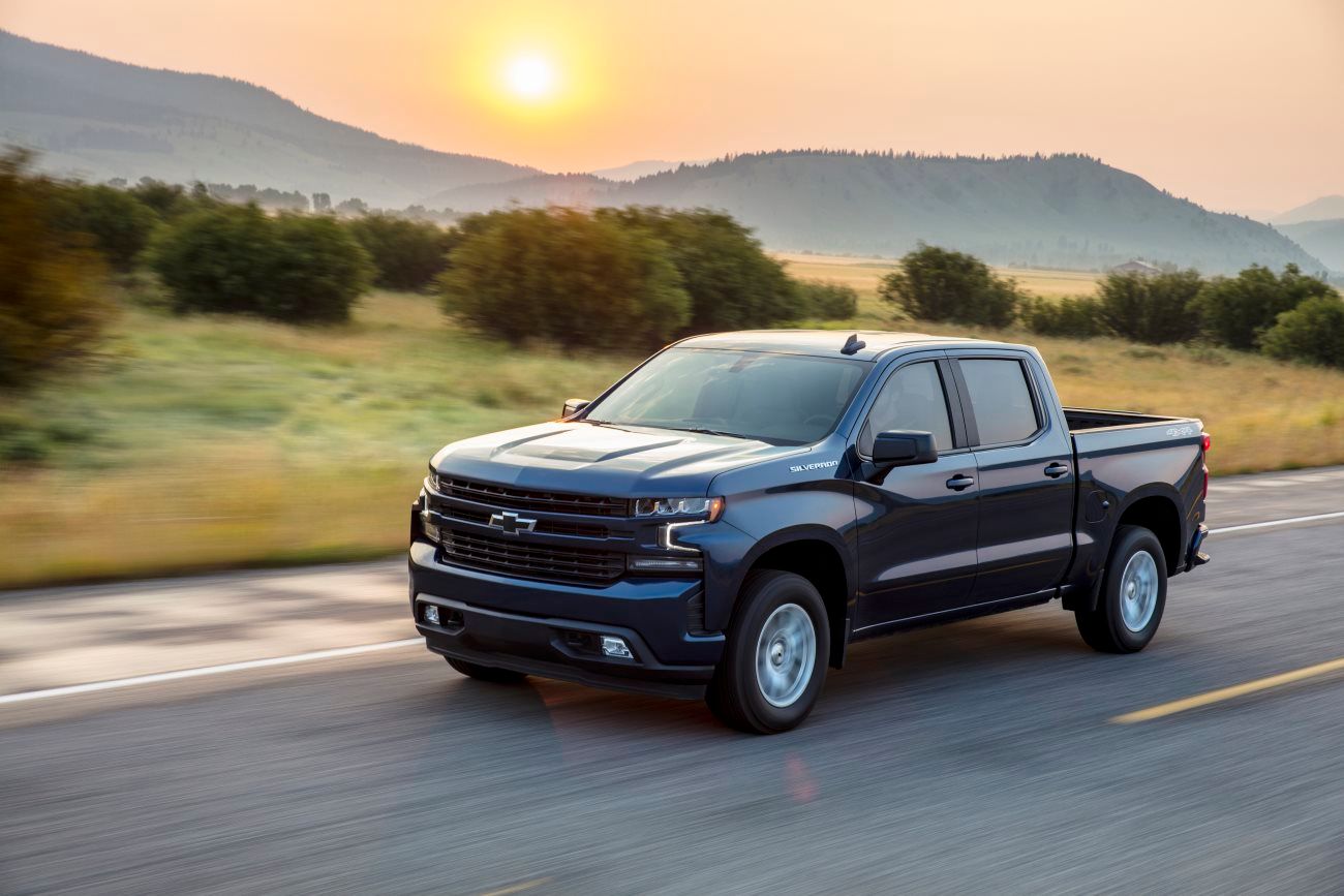 Review: 2019 Chevrolet Silverado 1500 Rst - The Sporty Mid-range Luxury 