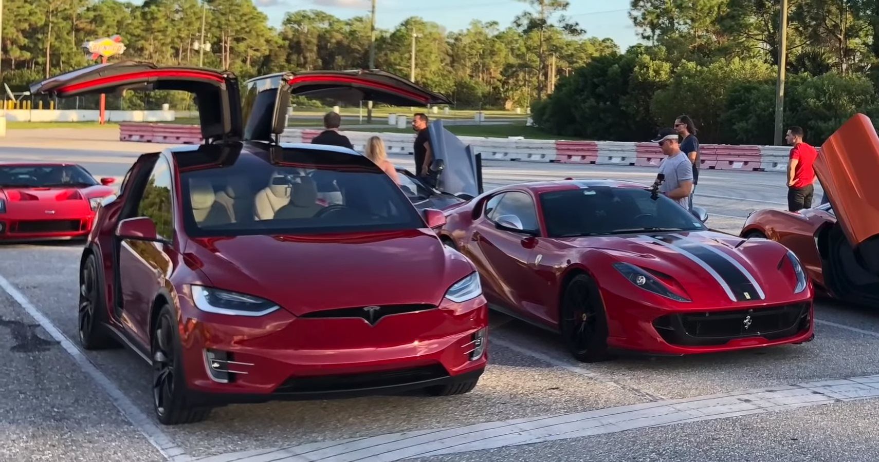 Watch A 790 Hp Ferrari 812 Face A Tesla Model X P100d In 14