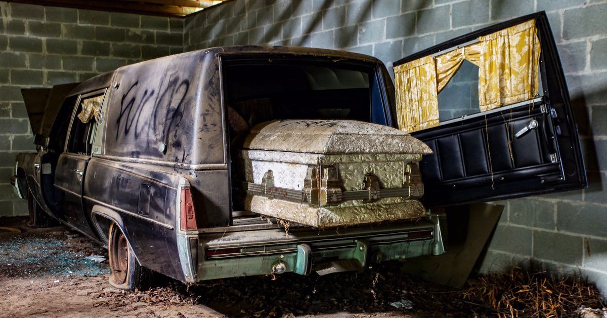 18 Spooky Pictures Of Deserted Hearses