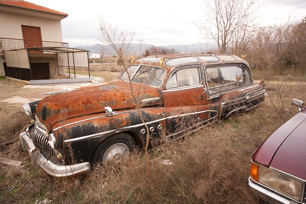 10 Haunting Pics Of Abandoned Hearses