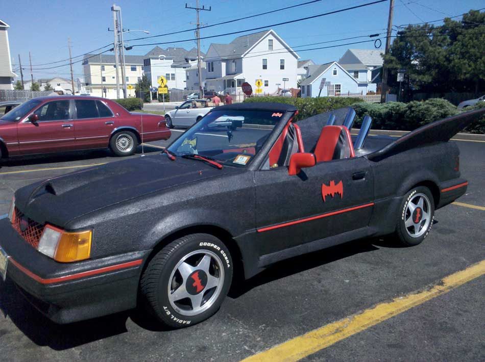 Ford-Escort-Batmobile.jpg