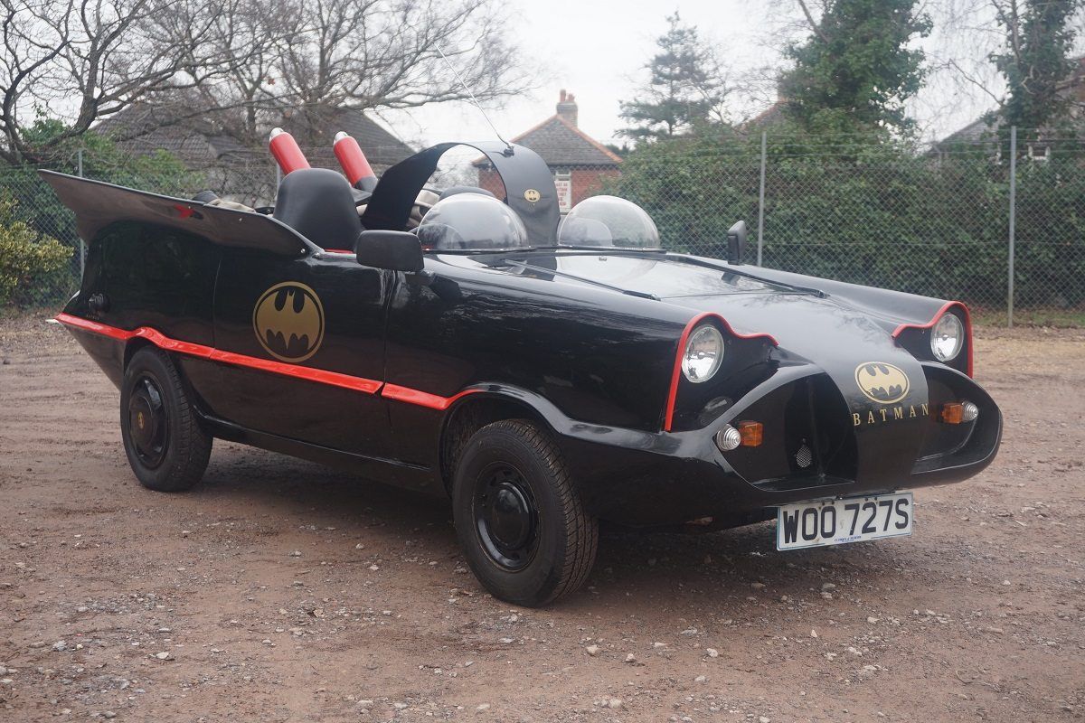 Reliant-Kitten-DL-Batmobile-1977.jpg