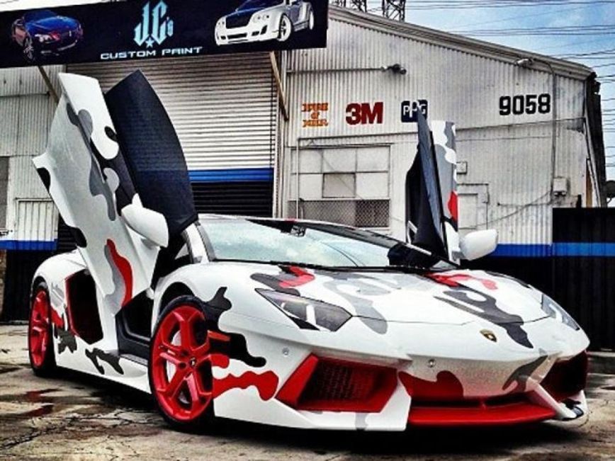 Chris Brown Lamborghini Aventador white-red-black camouflage mod