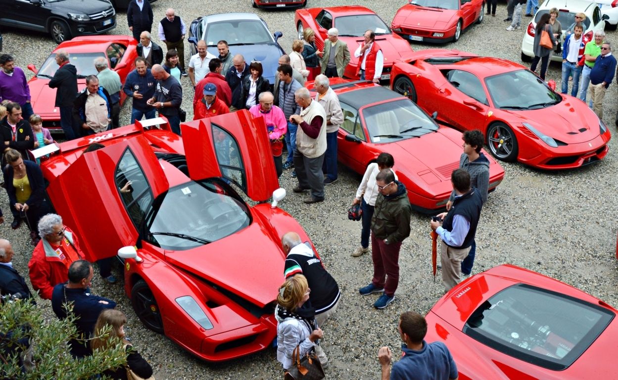 10 Strict Rules Ferrari Owners Must Follow (And 10 The Employees Must