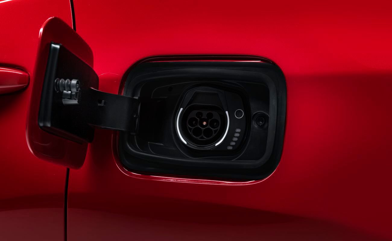 Jeep Finally Embraces Electrification With Plug-In Hybrid Compass, Renegade