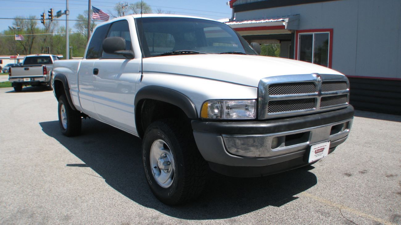 White 1998 Dodge Ram 1500