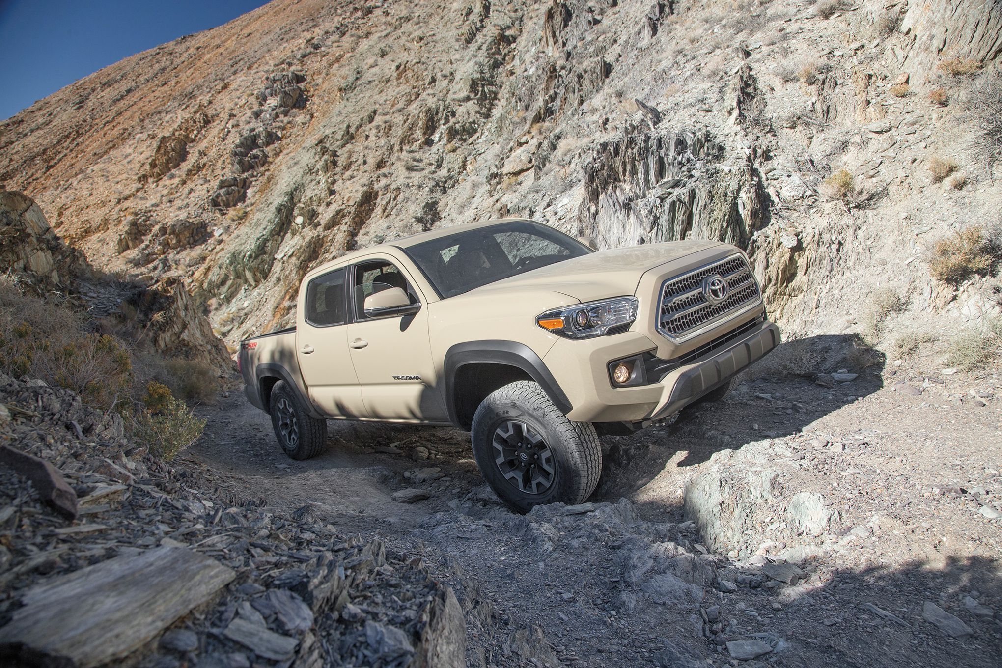 Toyota Pickup crawling on rocks