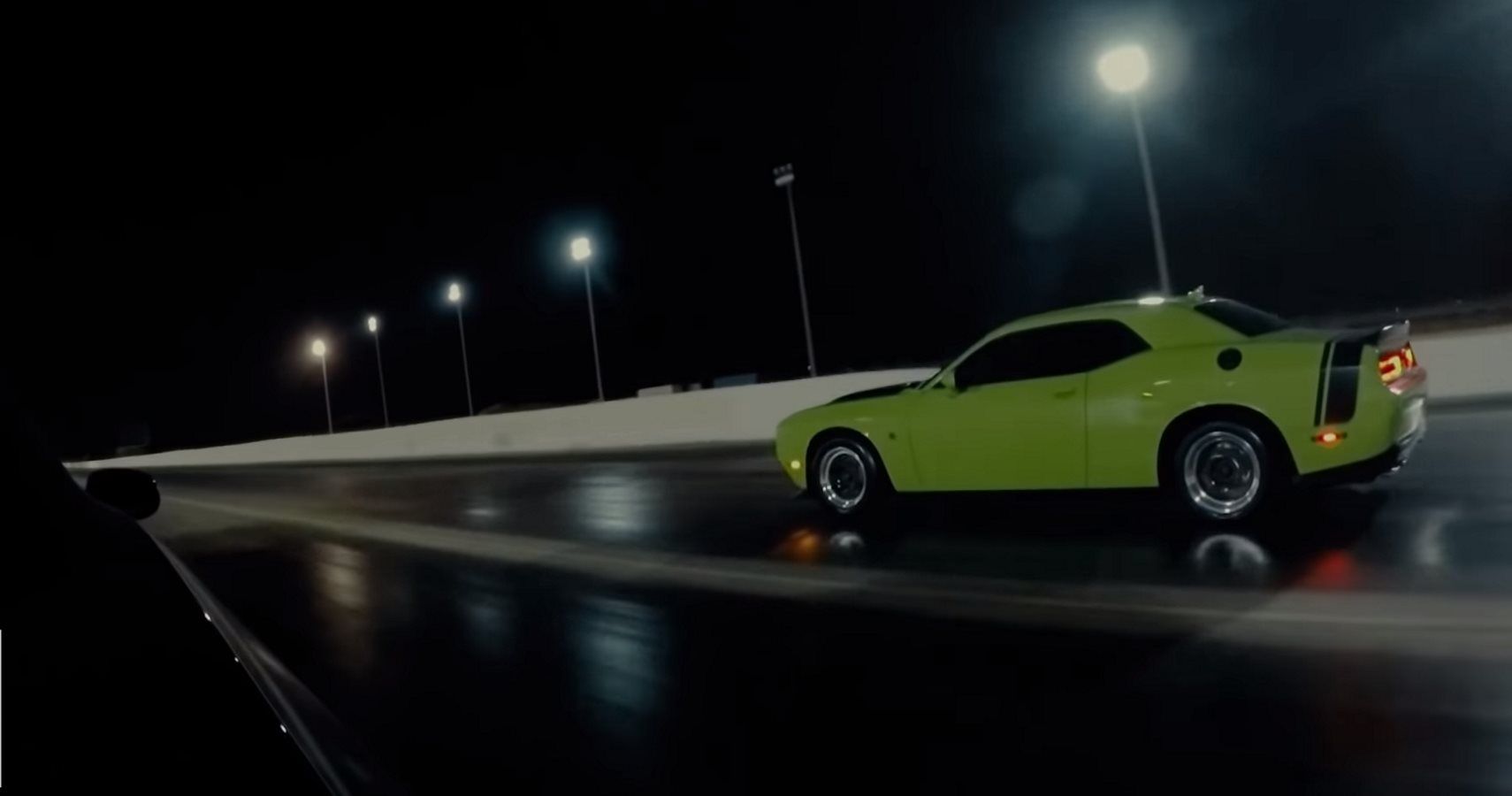 Watch A Dodge Challenger SRT 392 Take On A Hellcat In A Race It Doesn't Have A Hope In Hell Of Winning