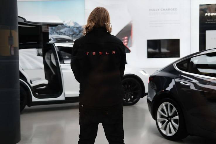 20 Things Tesla Employees Aren T Allowed To Do At Work