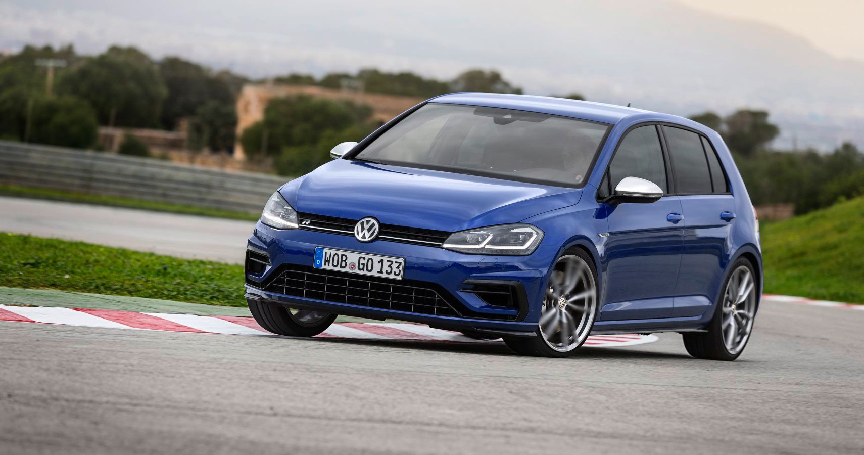 Golf R Front