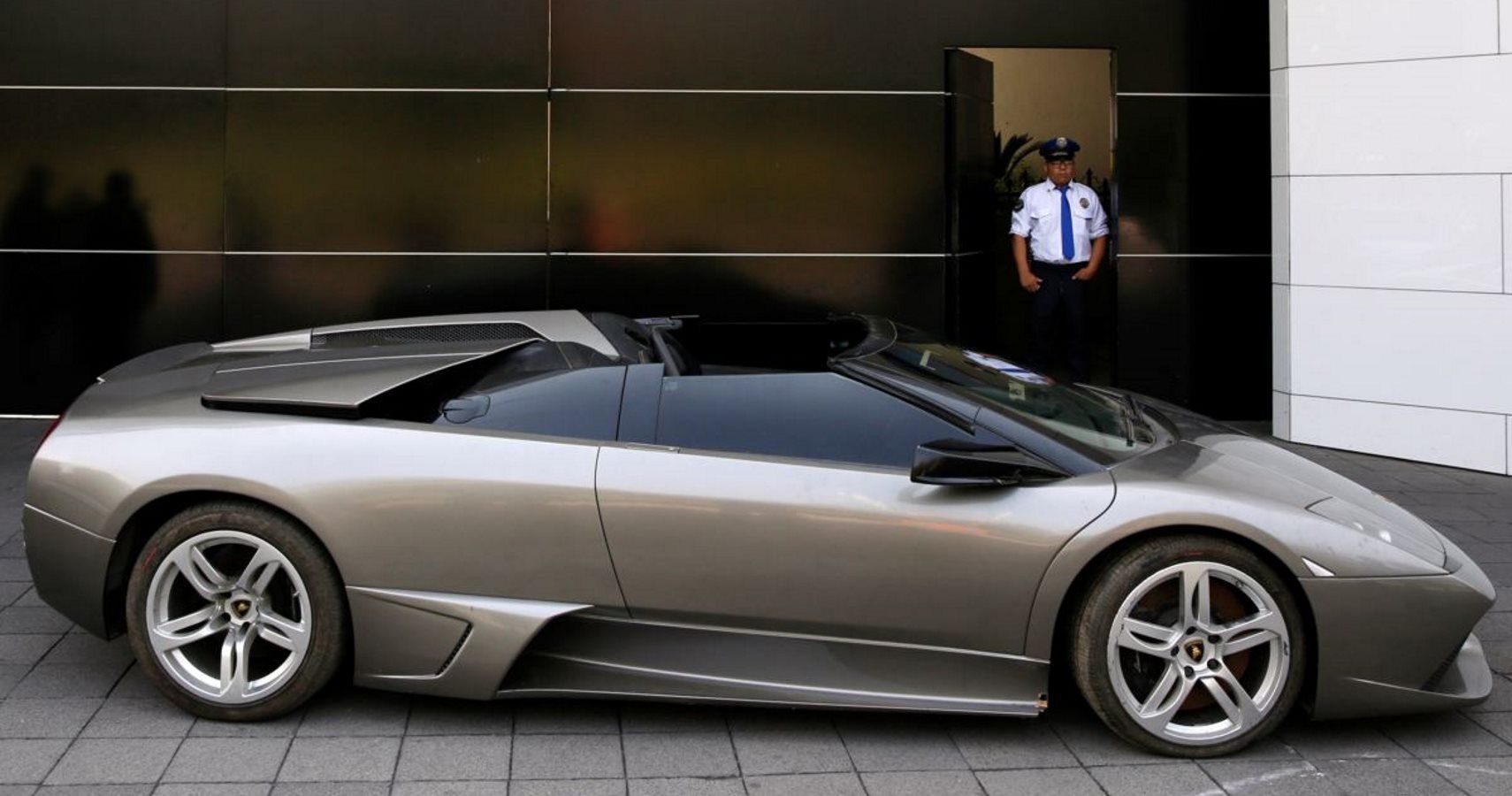 Mexico Is Auctioning A Seized Lamborghini From Drug Cartel To Help The Poor