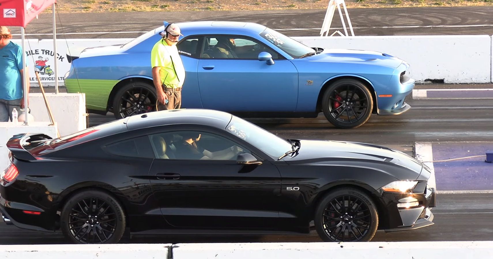 Watch Ford Mustang GT Take On Dodge Challenger Scat Pack 1320 In Drag ...