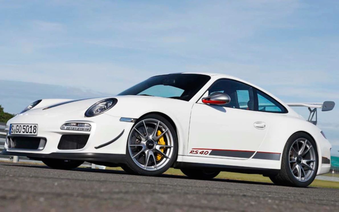 White Porsche 911 GT3 RS 4.0 (997.2) - Side Angle