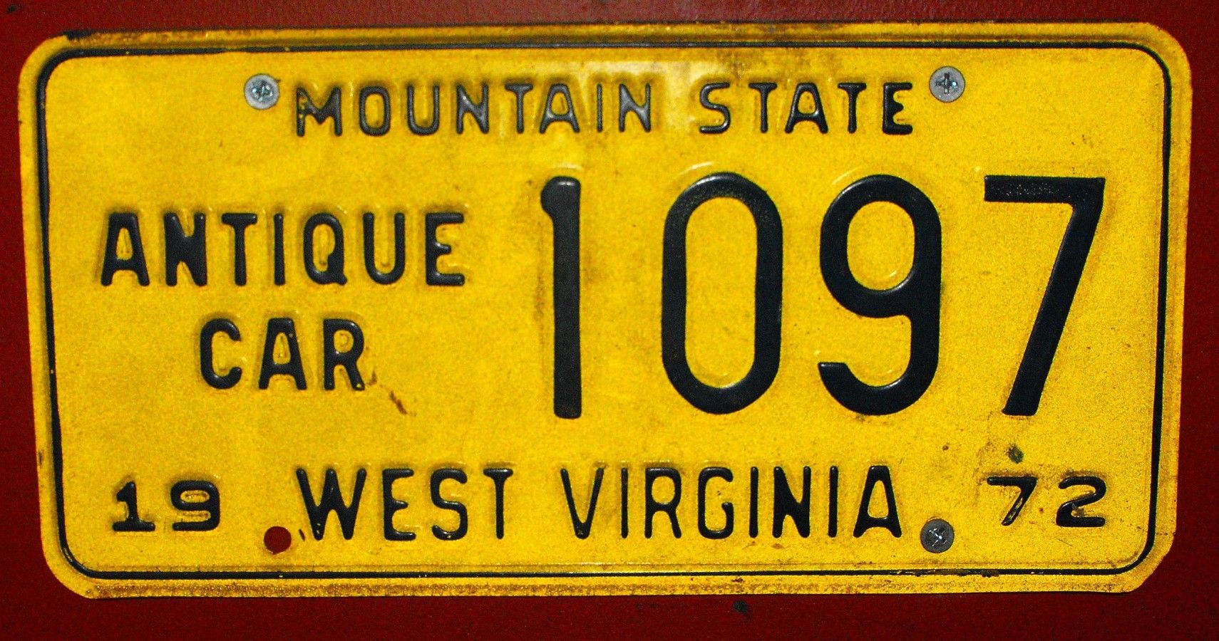 antique license plate feature