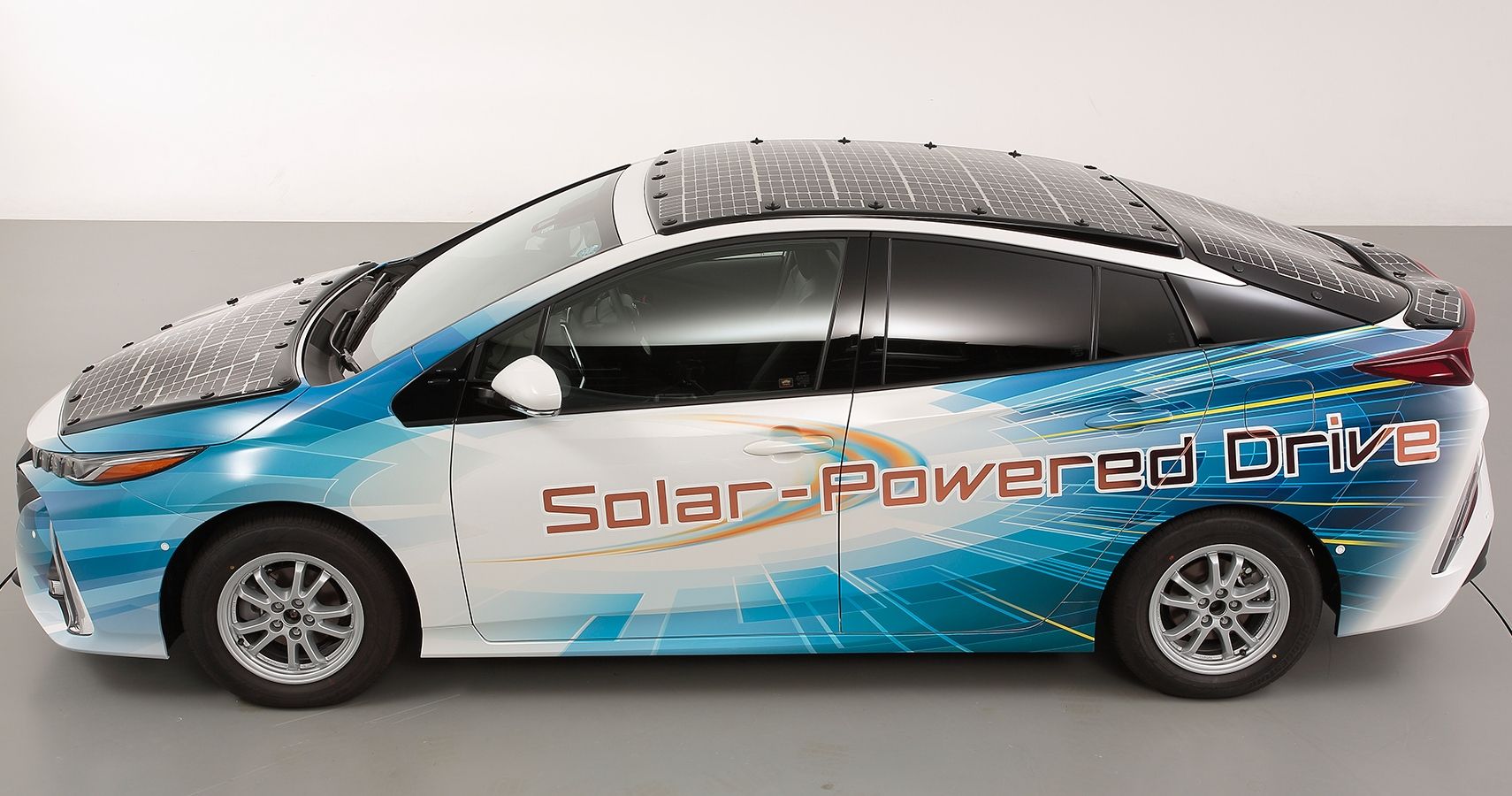 the-advantages-of-solar-powered-vehicles-livestrong-com