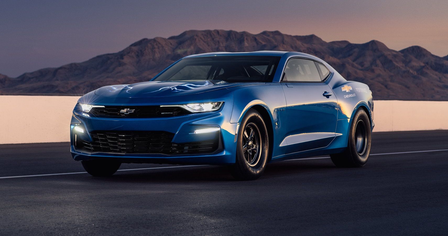 The eCOPO Camaro Concept offers an electrified vision of drag racing, with an electric motor and GM???s first 800-volt battery pack replacing the gas engine, enabling 9-second quarter-mile times.