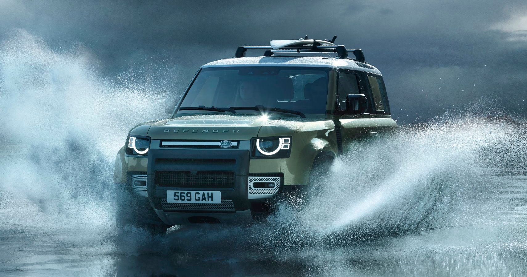 The 2020 Land Rover Defender Is An Old Throwback Stuffed With New Technology