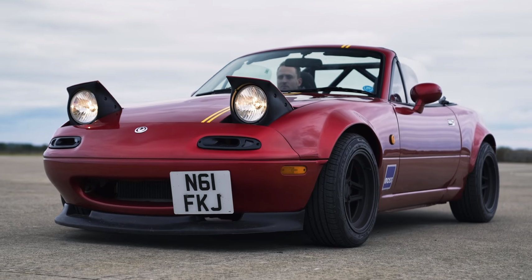 Supercharged Miata Takes On V6-Swapped MX-5 In Tiny Drag Race