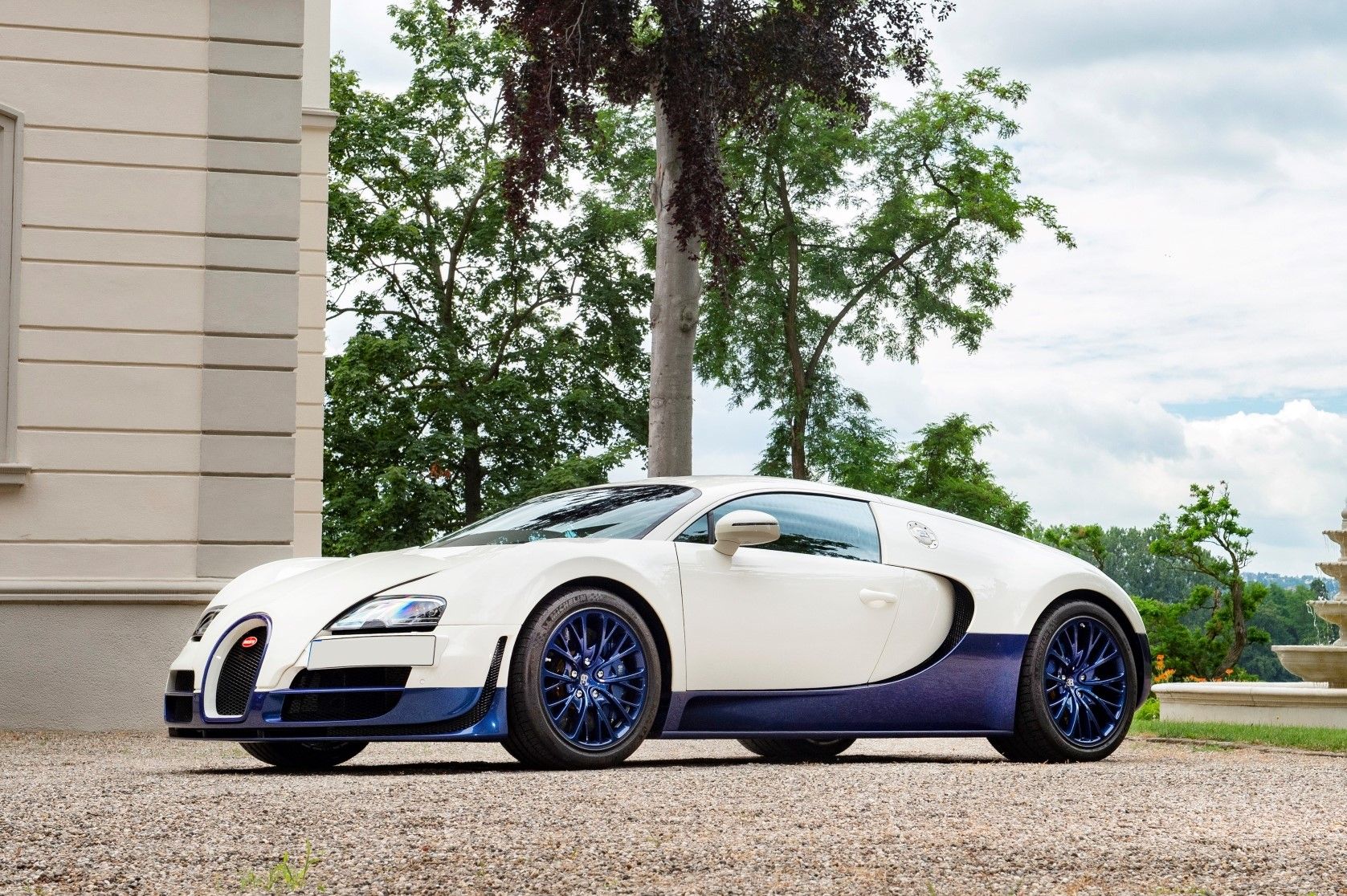 White and Blue 2011 Bugatti Veyron Super Sport