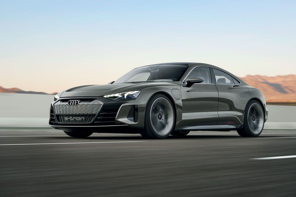 Audi-e_tron GT-concept-car-driving