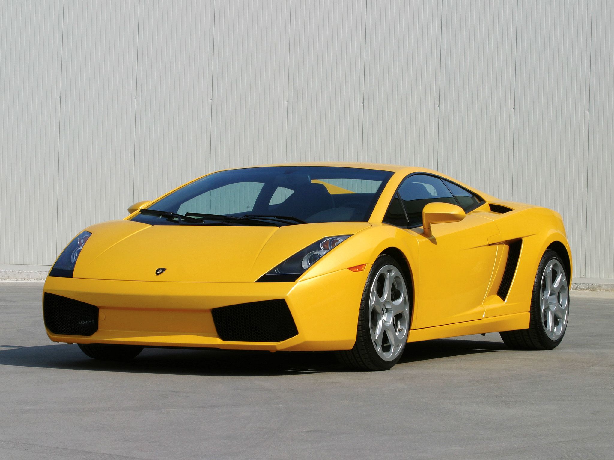 Yellow Lamborghini Diablo 2008 front end
