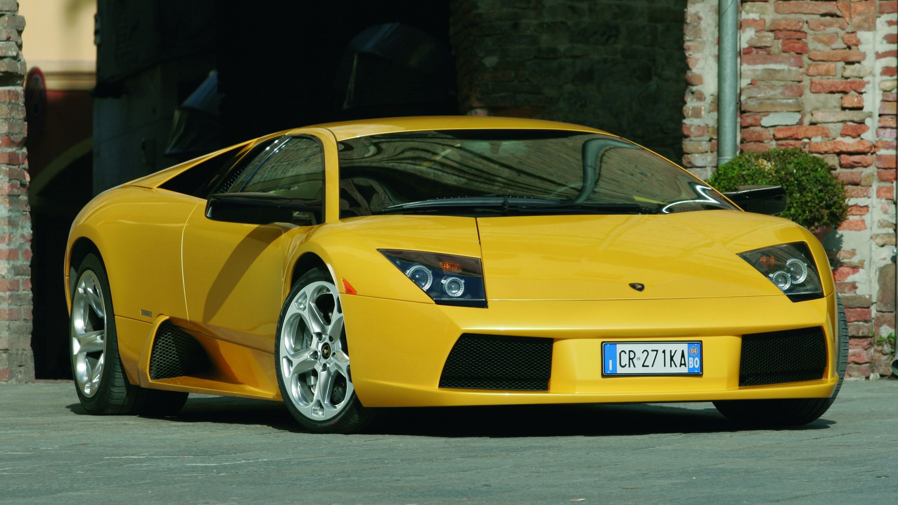 Bright Yellow Lamborghini Murcielago front end