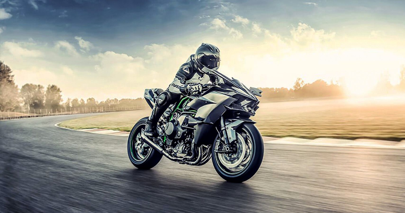 Kawasaki Unveils Supercharged 2020 Ninja H2 R