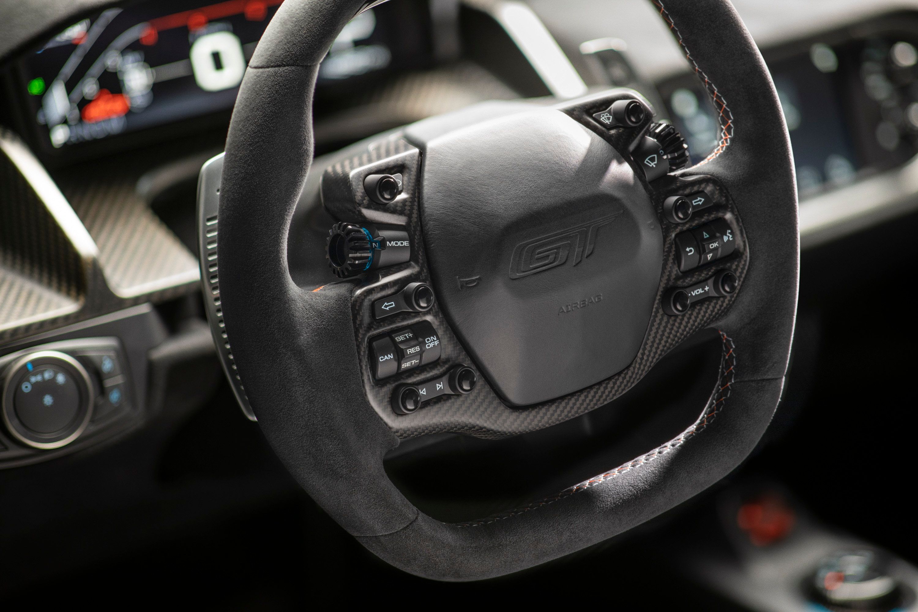 The steering wheel of the Ford GT