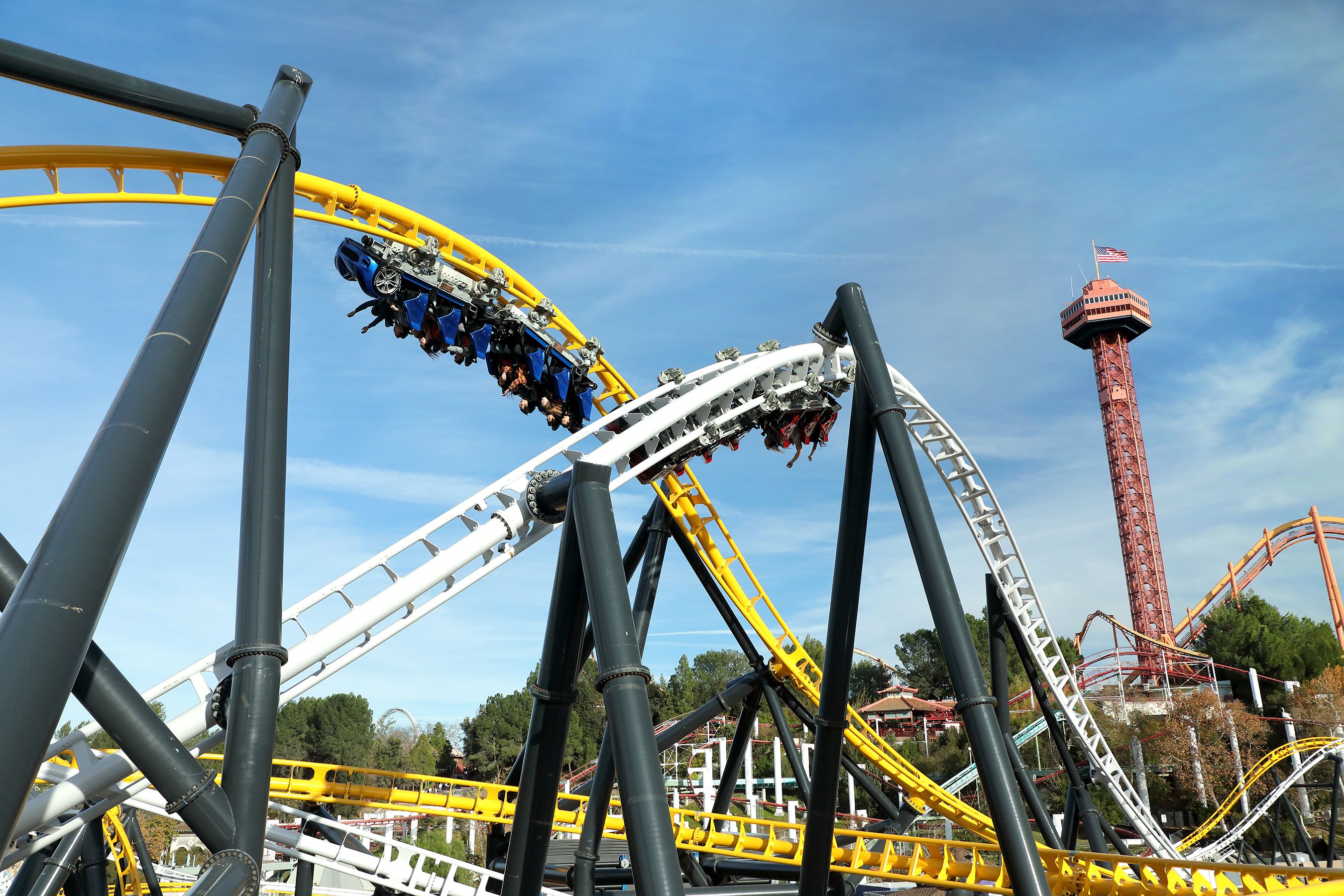 West Coast Customs opens a coaster at Six Flags