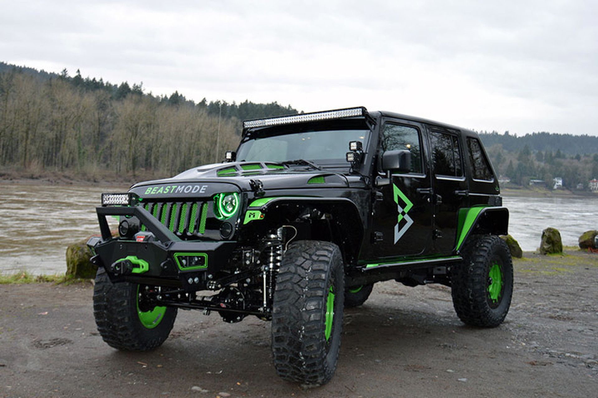 Marshawn Lynch's Black and Green Jeep wrangler