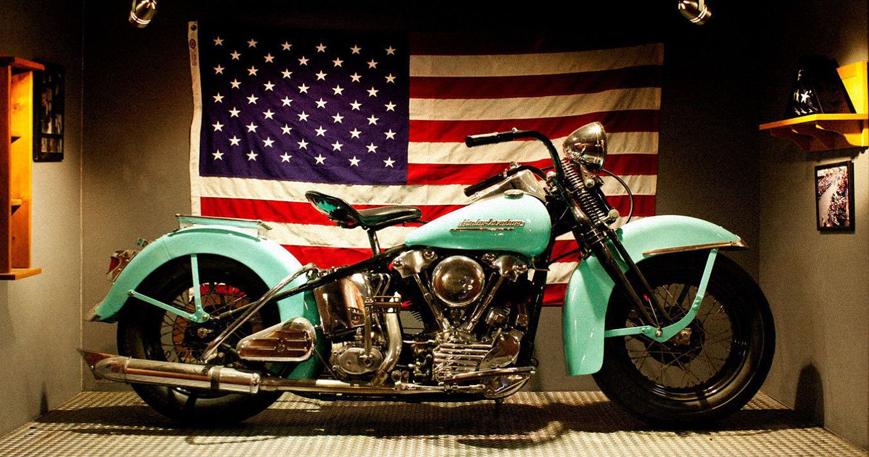 John Teller: Harley-Davidson Knucklehead