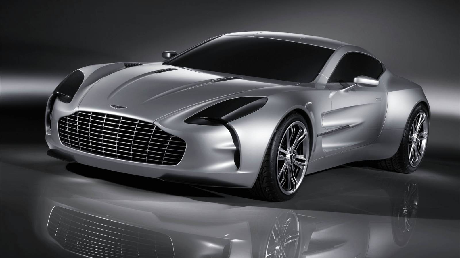 15 Breathtaking Photos Of The Aston Martin One 77