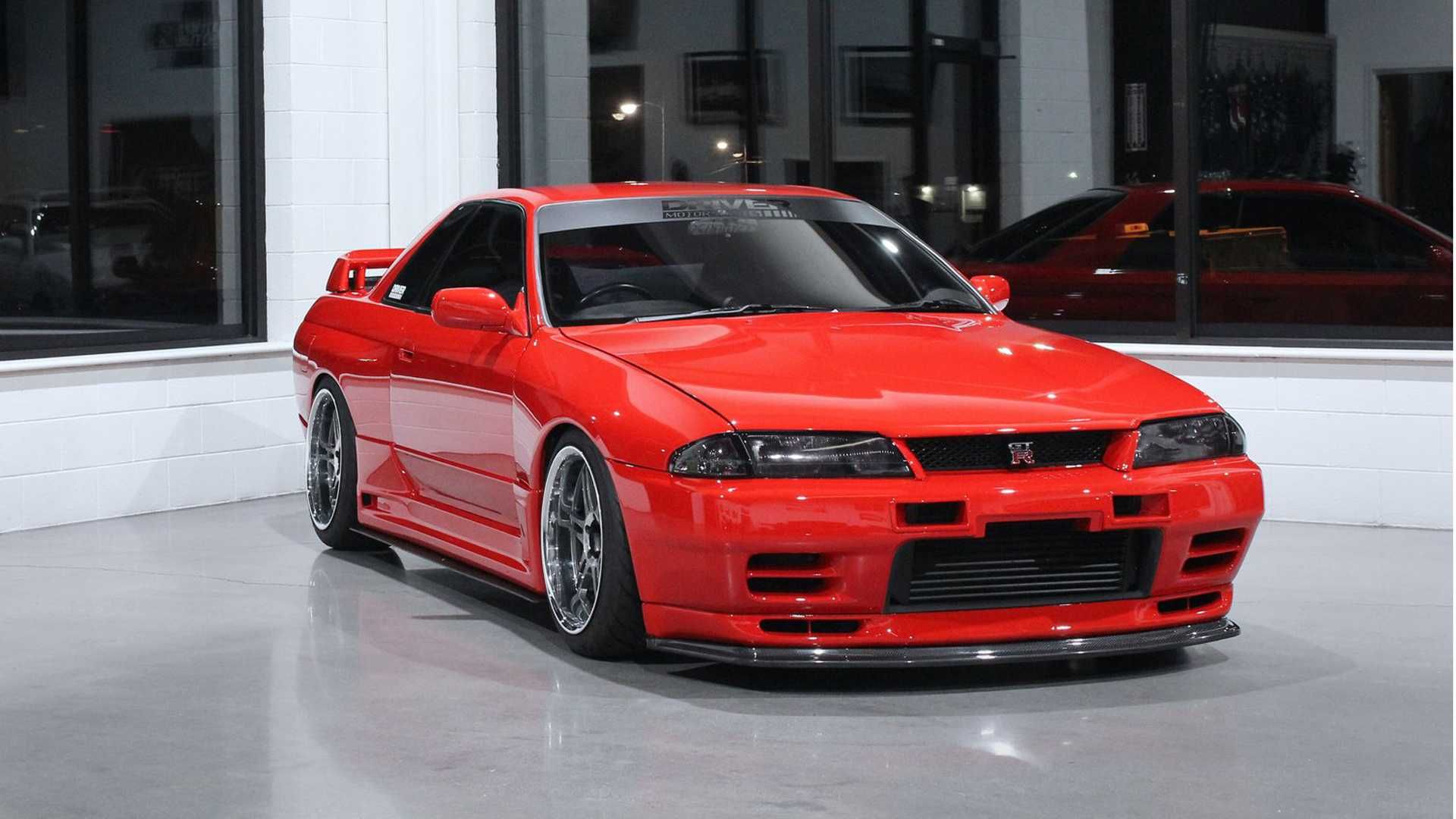 1990 Nissan GTR red