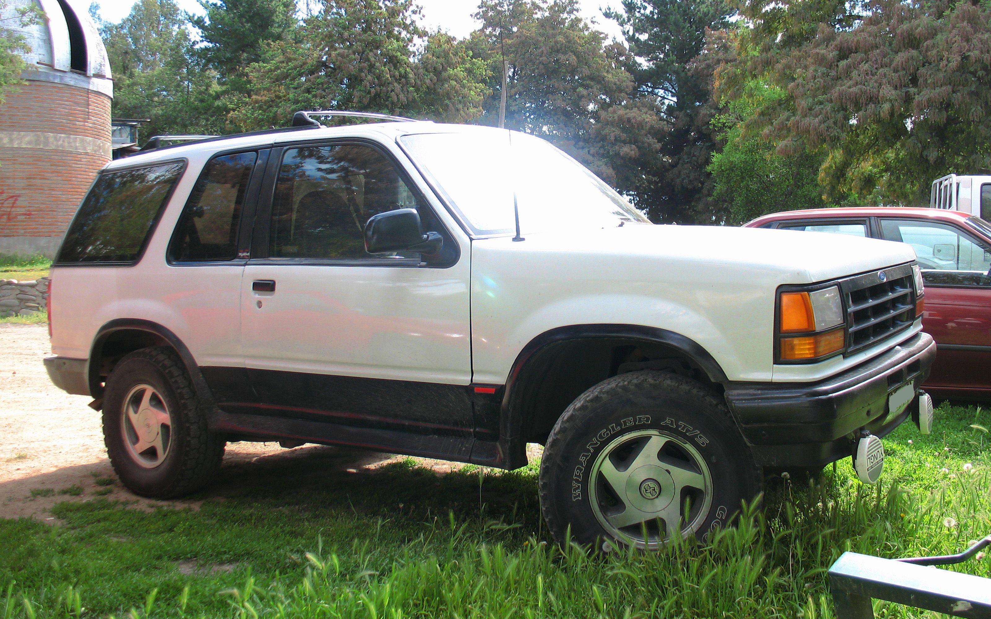 15 Photos Capturing The Ford Explorer's Evolution Through The Years