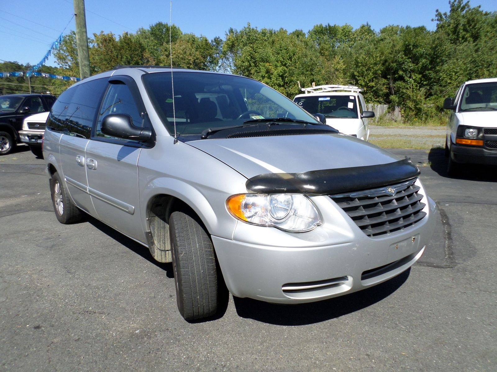 2006_chrysler_town___country