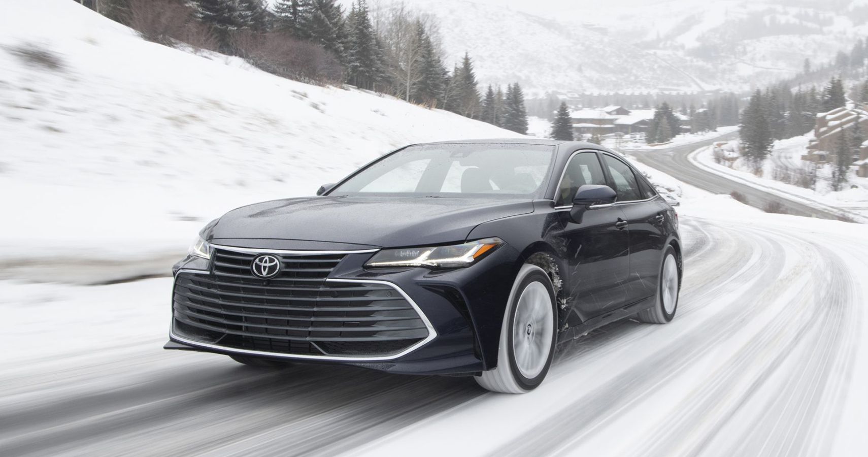 2021 Toyota Avalon Limited AWD front