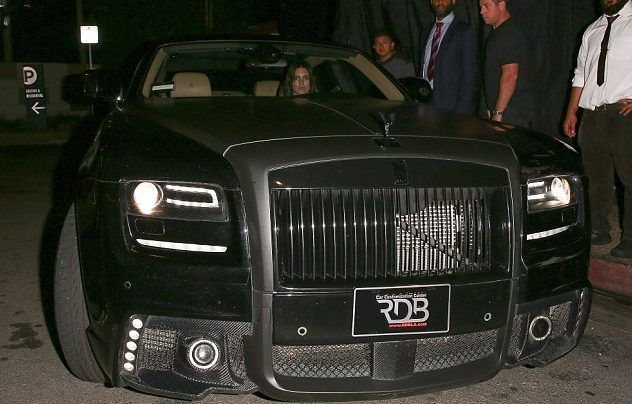 Kendall-Jenner-Rolls-Royce-wraith2