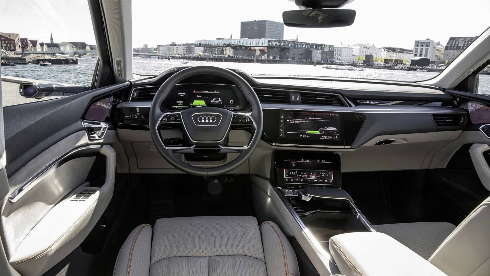 2020 Audi E-Tron cockpit